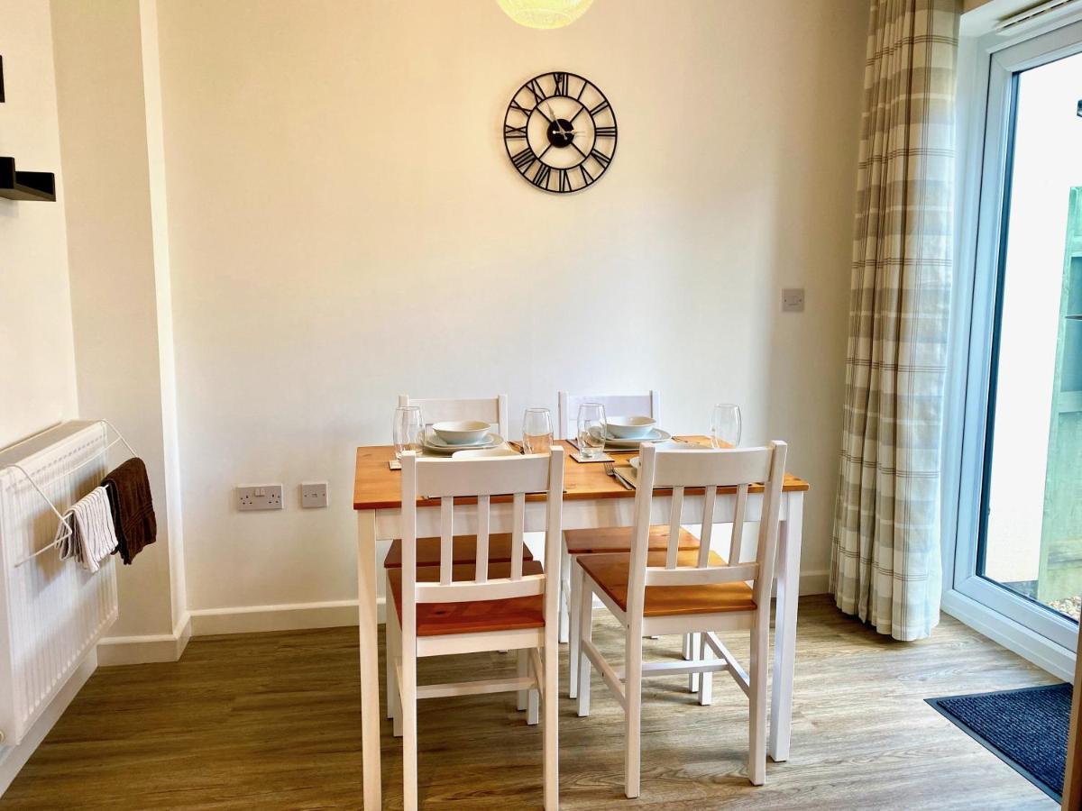 Lovely 2 Bedroom, 2 Bathroom House With Parking. Plymouth Esterno foto