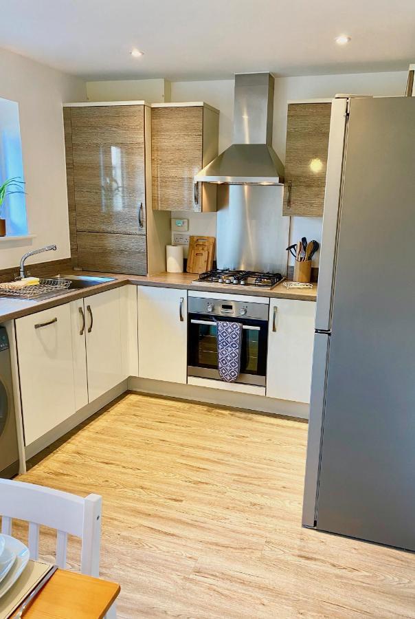 Lovely 2 Bedroom, 2 Bathroom House With Parking. Plymouth Esterno foto