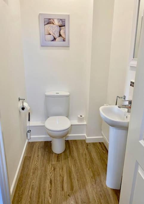 Lovely 2 Bedroom, 2 Bathroom House With Parking. Plymouth Esterno foto