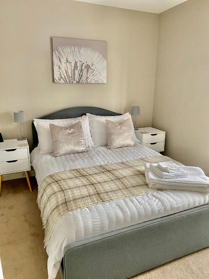 Lovely 2 Bedroom, 2 Bathroom House With Parking. Plymouth Esterno foto